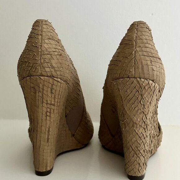 Elizabeth and James Pump D'Orsay Snakeskin Pointed High Heel Wedge Size 6B - Picture 2 of 9